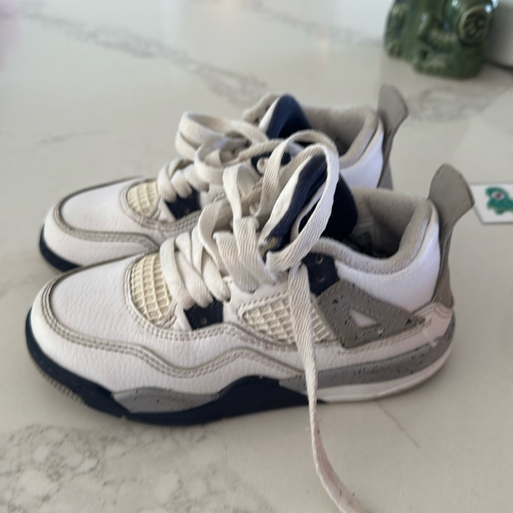 Jordan 4